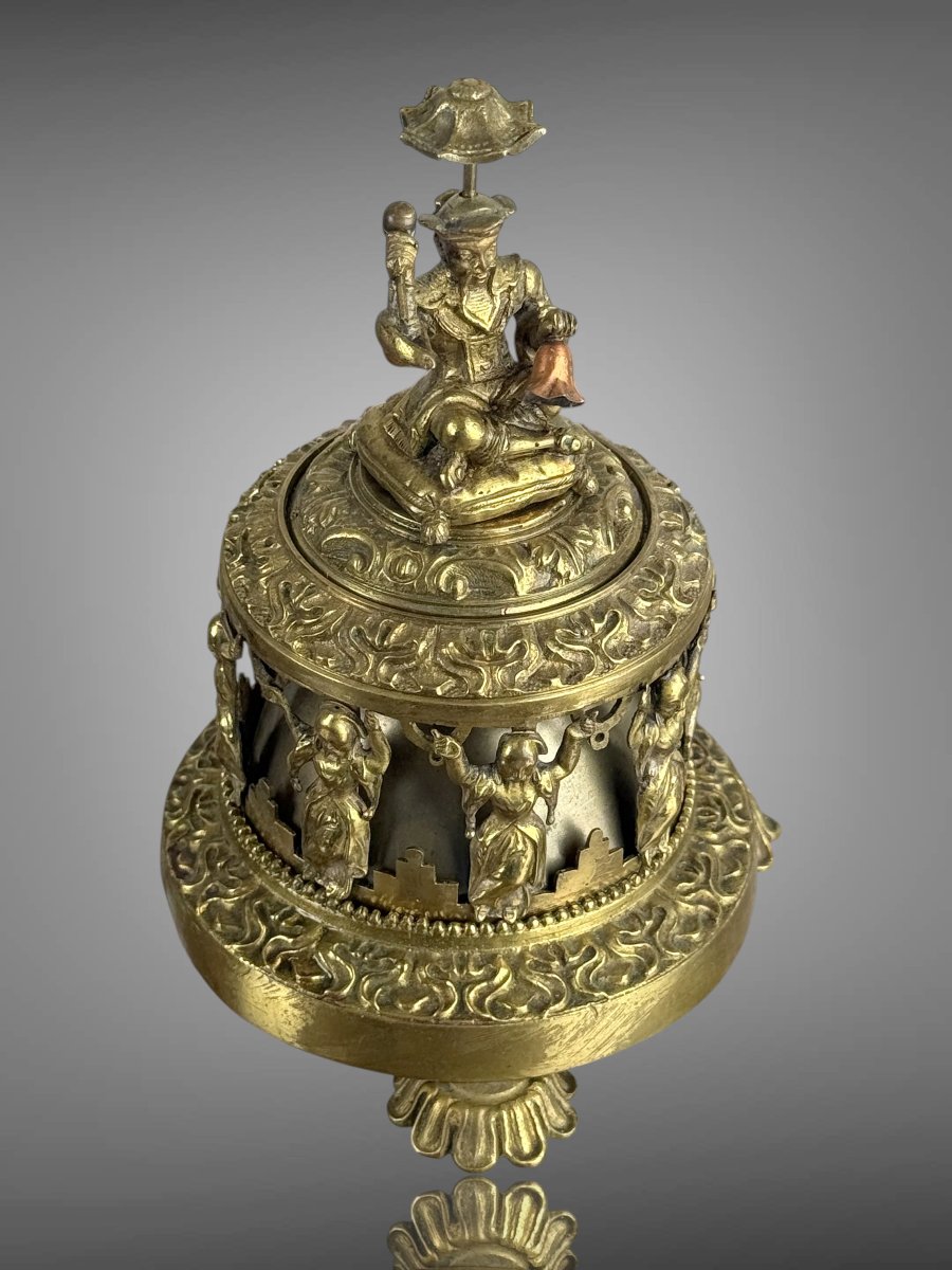 SONNETTE DE TABLE EN BRONZE DORÉ A DECOR DE CHINOISERIE FIN XIXe-photo-5