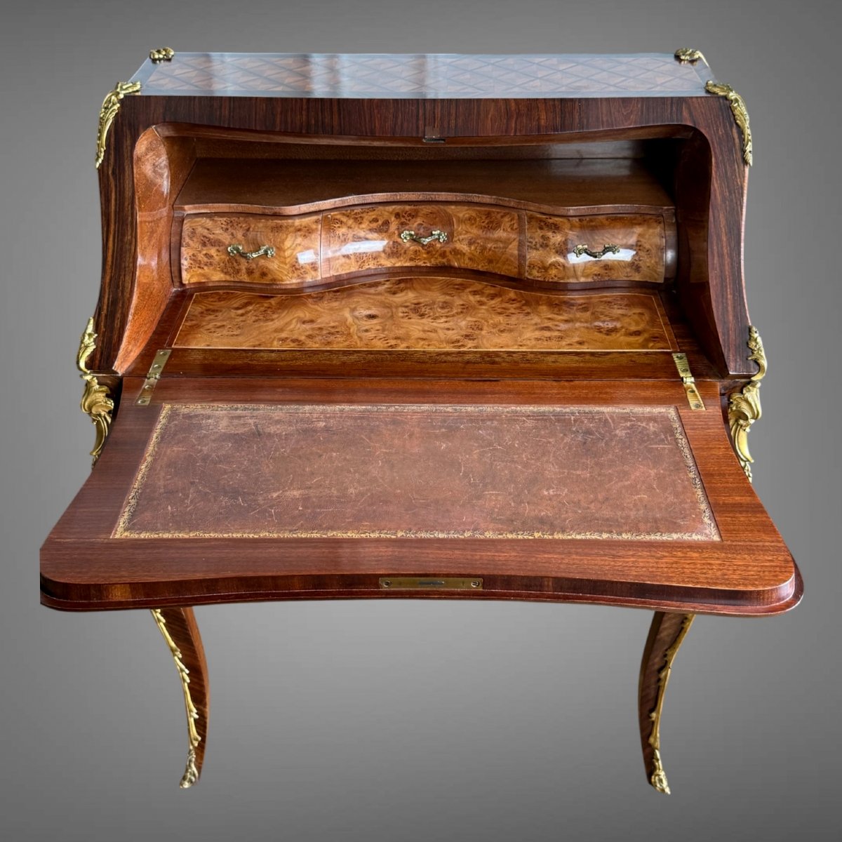 Antique Louis XV-style Donkey-back Desk In Marquetry And Gilded Bronze-photo-1