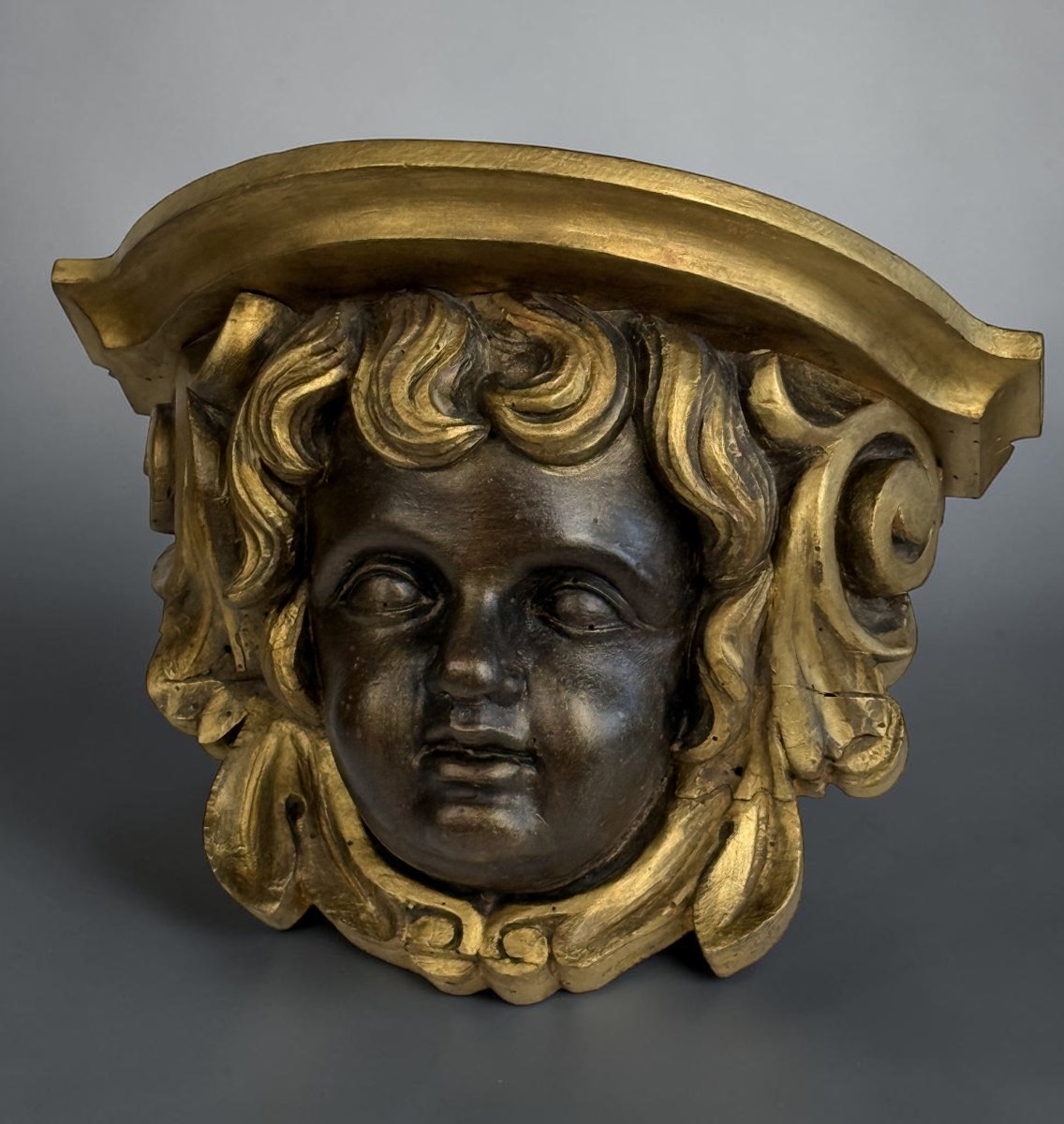 PAIRE DE CONSOLE XVIIIe A TETES D ANGELOTS EN BOIS SCULPTÉ DE STYLE BAROQUE-photo-1