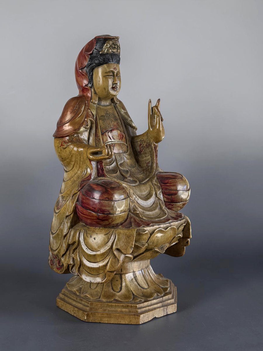GRANDE SCULPTURE DE GUANYIN EN PIERRE DUR SCULPTÉE POLYCHROMÉE CHINE XXeme-photo-3