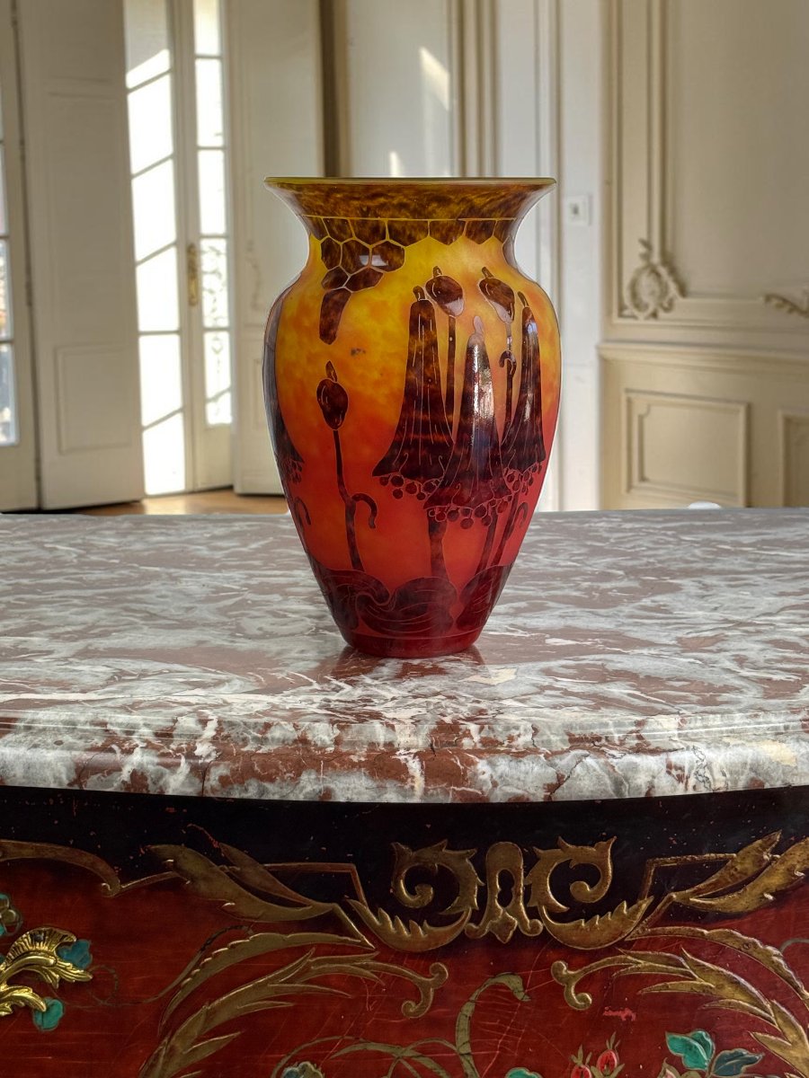 Charles Schneider – French Glass, Art Deco Vase With Campanulas Decor-photo-3