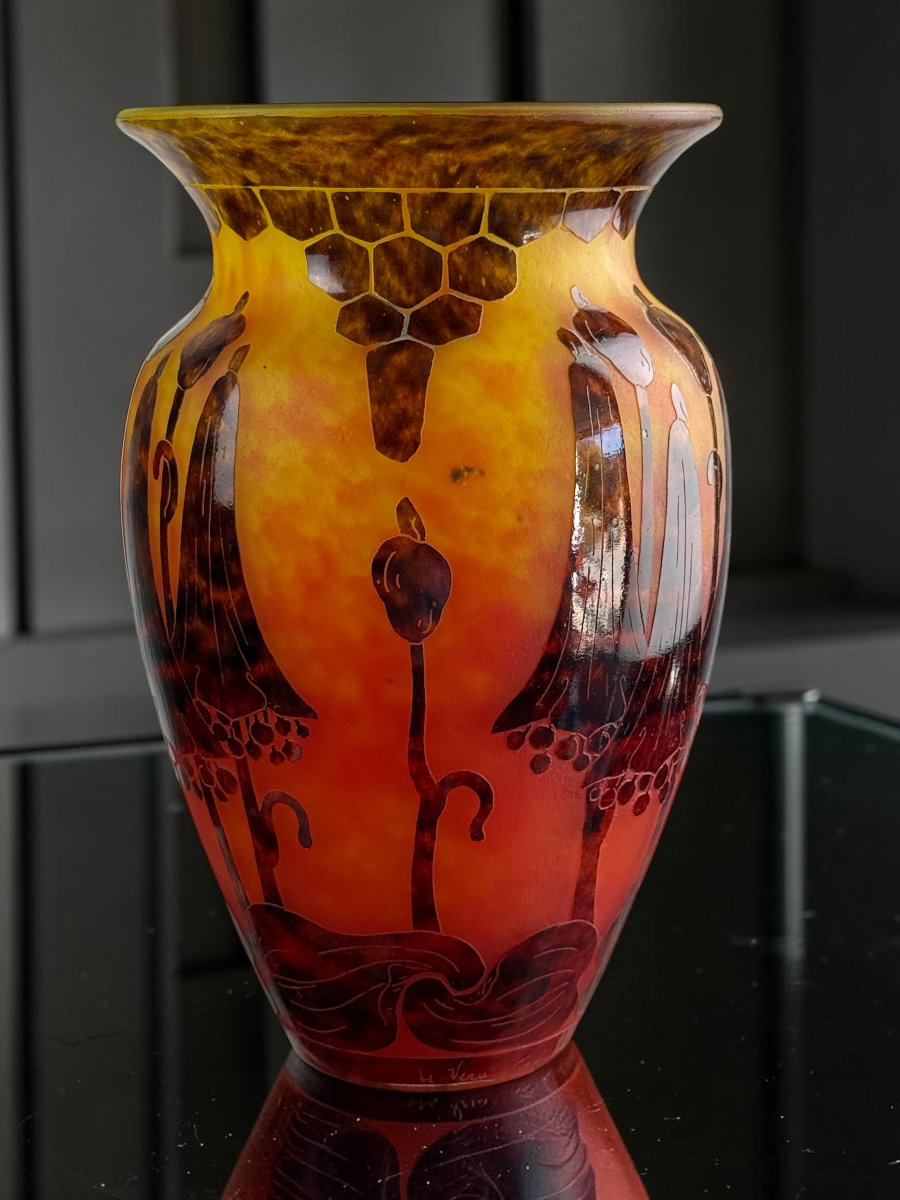 Charles Schneider – French Glass, Art Deco Vase With Campanulas Decor-photo-3