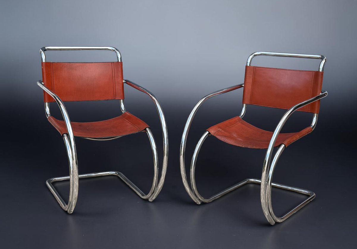 PAIRE DE FAUTEUILS CUIR ET CHROME MR20 DES ANNÉES 70 MODELE DE MIES VAN DER ROHE