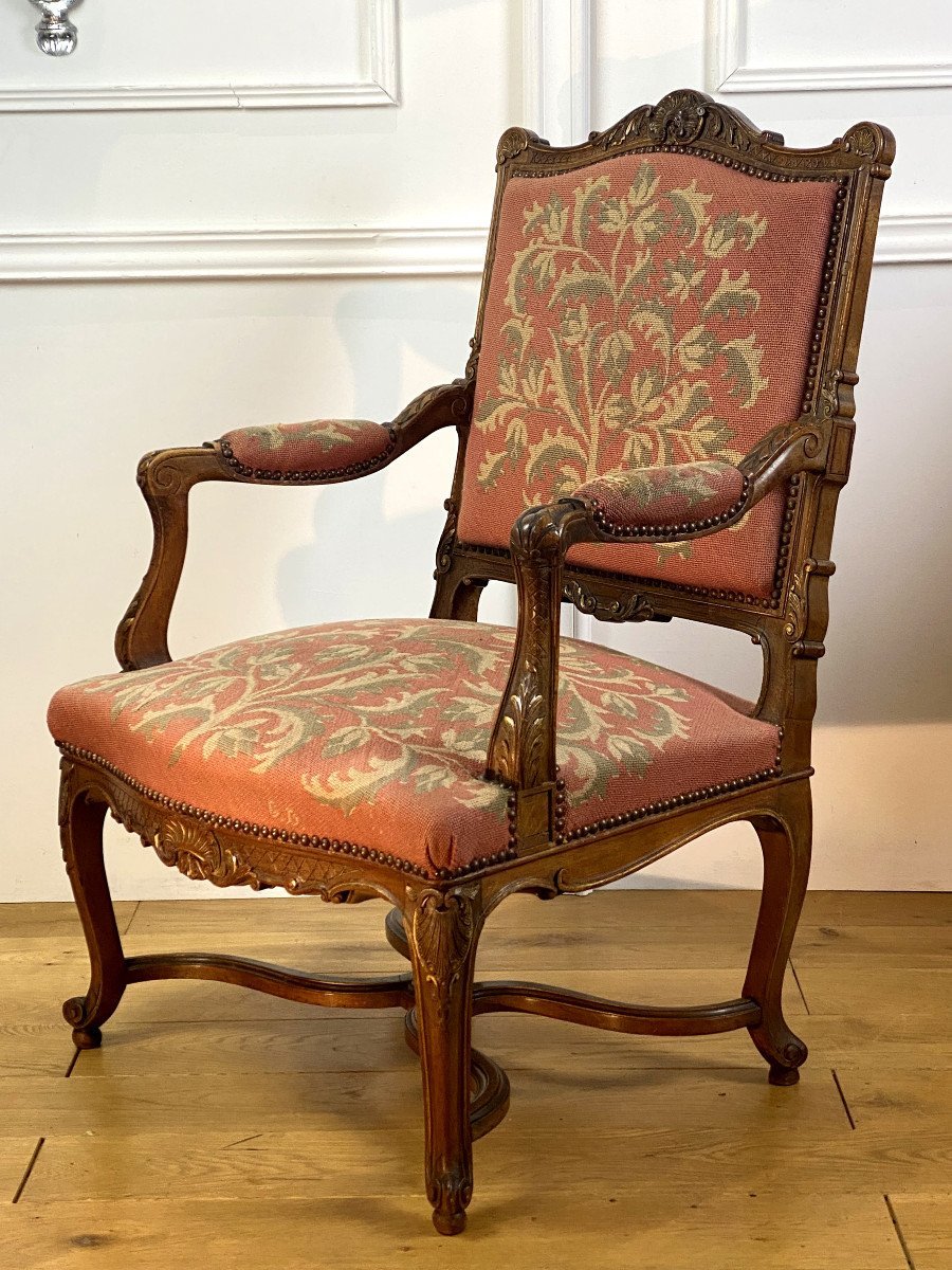 FAUTEUIL DU XIXe DE STYLE REGENCE EN NOYER SCULPTÉ TAPISSÉ-photo-4