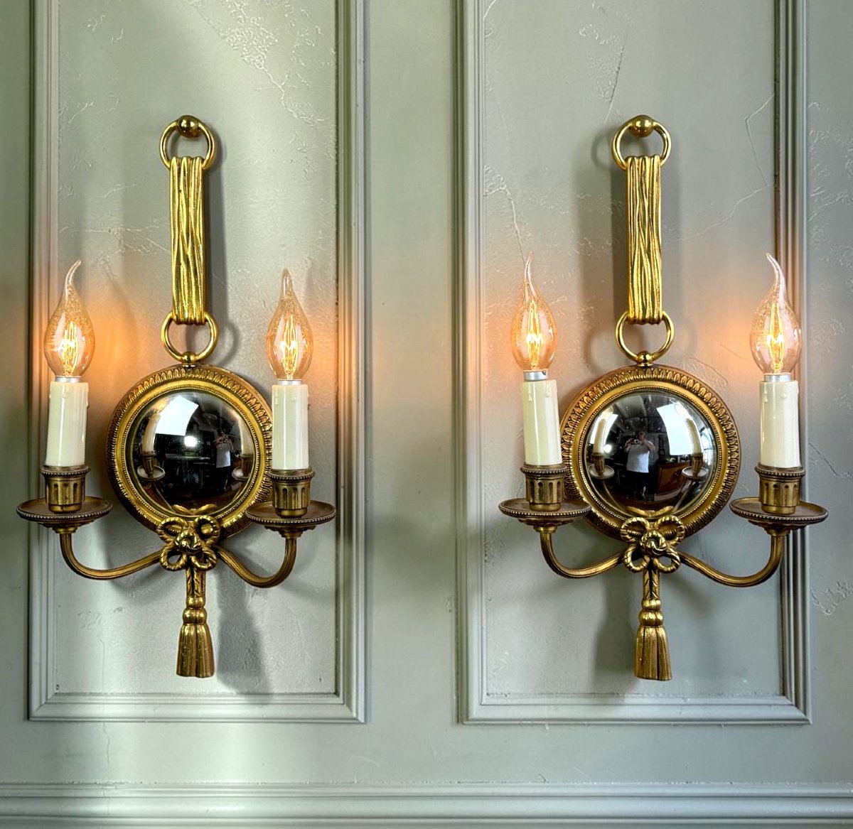 PAIRE D'APPLIQUES  EN BRONZE DORÉ AVEC MIROIR CONVEXE SIGNÉE PETITOT DES ANNÉES 30-photo-2
