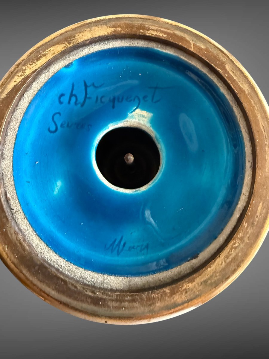 LAMPE A PETROLE EN CERAMIQUE BLEUE SIGNÉE " CH . FICQUENET SEVRES " DU XIXe-photo-5