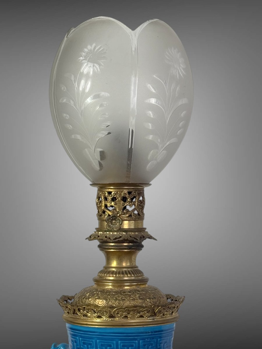 LAMPE A PETROLE EN CERAMIQUE BLEUE SIGNÉE " CH . FICQUENET SEVRES " DU XIXe-photo-8