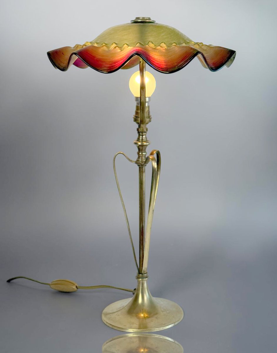 LAMPE AUTHENTIQUE EPOQUE ART NOUVEAU EN LAITON ET VERRE IRISÉ DANS L' ESPRIT LOETZ  -photo-2
