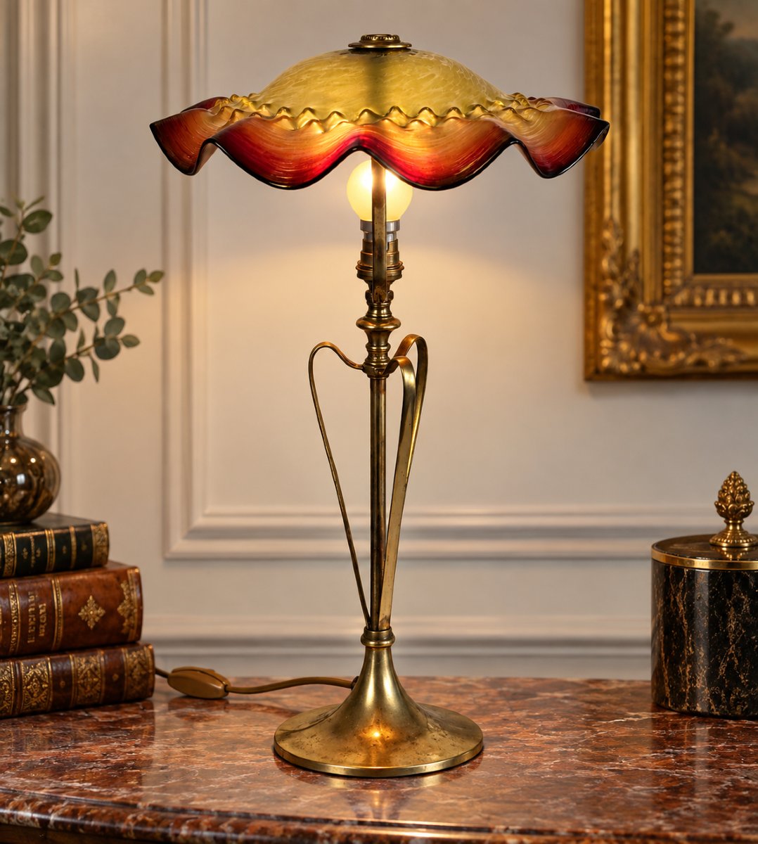 LAMPE AUTHENTIQUE EPOQUE ART NOUVEAU EN LAITON ET VERRE IRISÉ DANS L' ESPRIT LOETZ  