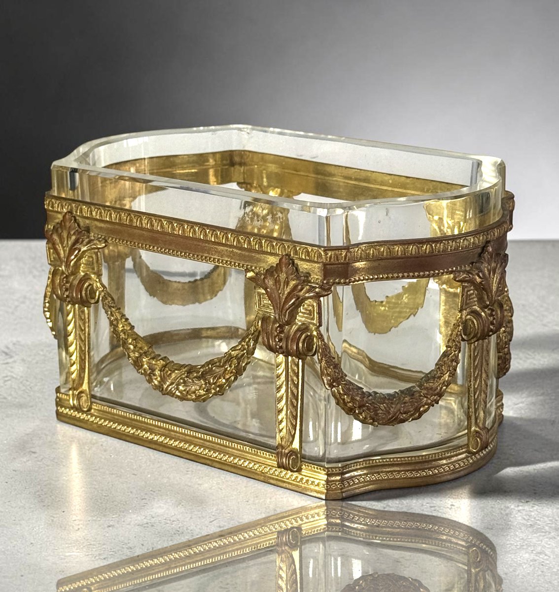 COUPE / JARDINIÈRE EN CRISTAL ÉPAIS ET BRONZE DORÉ DE STYLE LOUIS XVI-photo-2