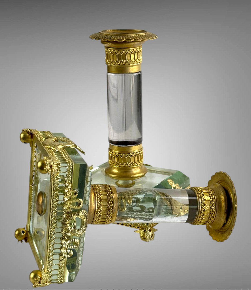 PAIRE DE BOUGEOIRS DE STYLE EMPIRE EN CRISTAL ET BRONZE DORÉ DU XIXeme SIECLE-photo-4