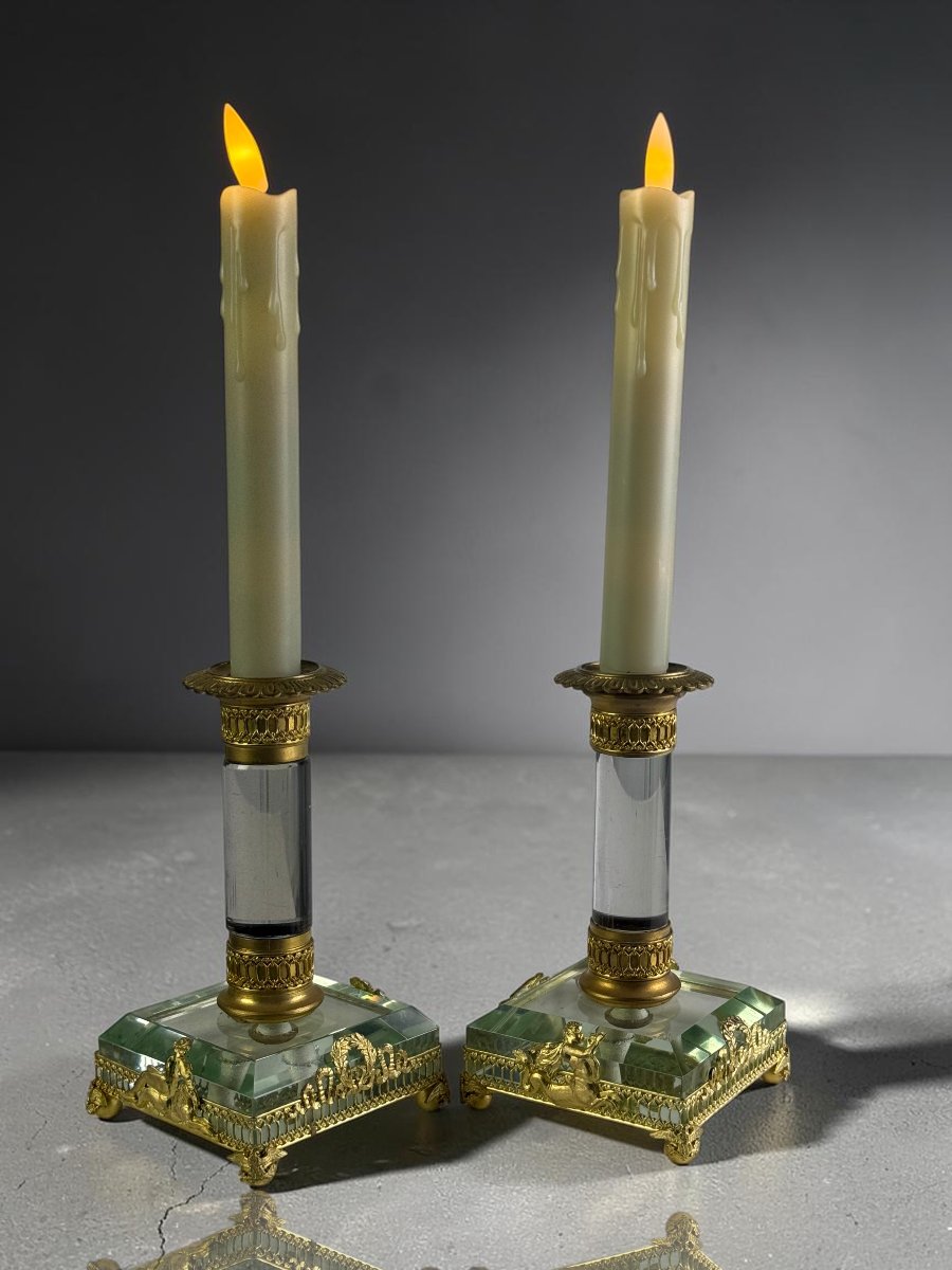PAIRE DE BOUGEOIRS DE STYLE EMPIRE EN CRISTAL ET BRONZE DORÉ DU XIXeme SIECLE-photo-3