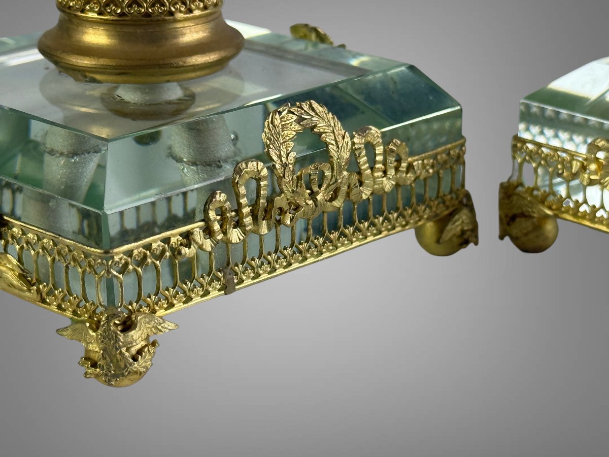 PAIRE DE BOUGEOIRS DE STYLE EMPIRE EN CRISTAL ET BRONZE DORÉ DU XIXeme SIECLE-photo-6