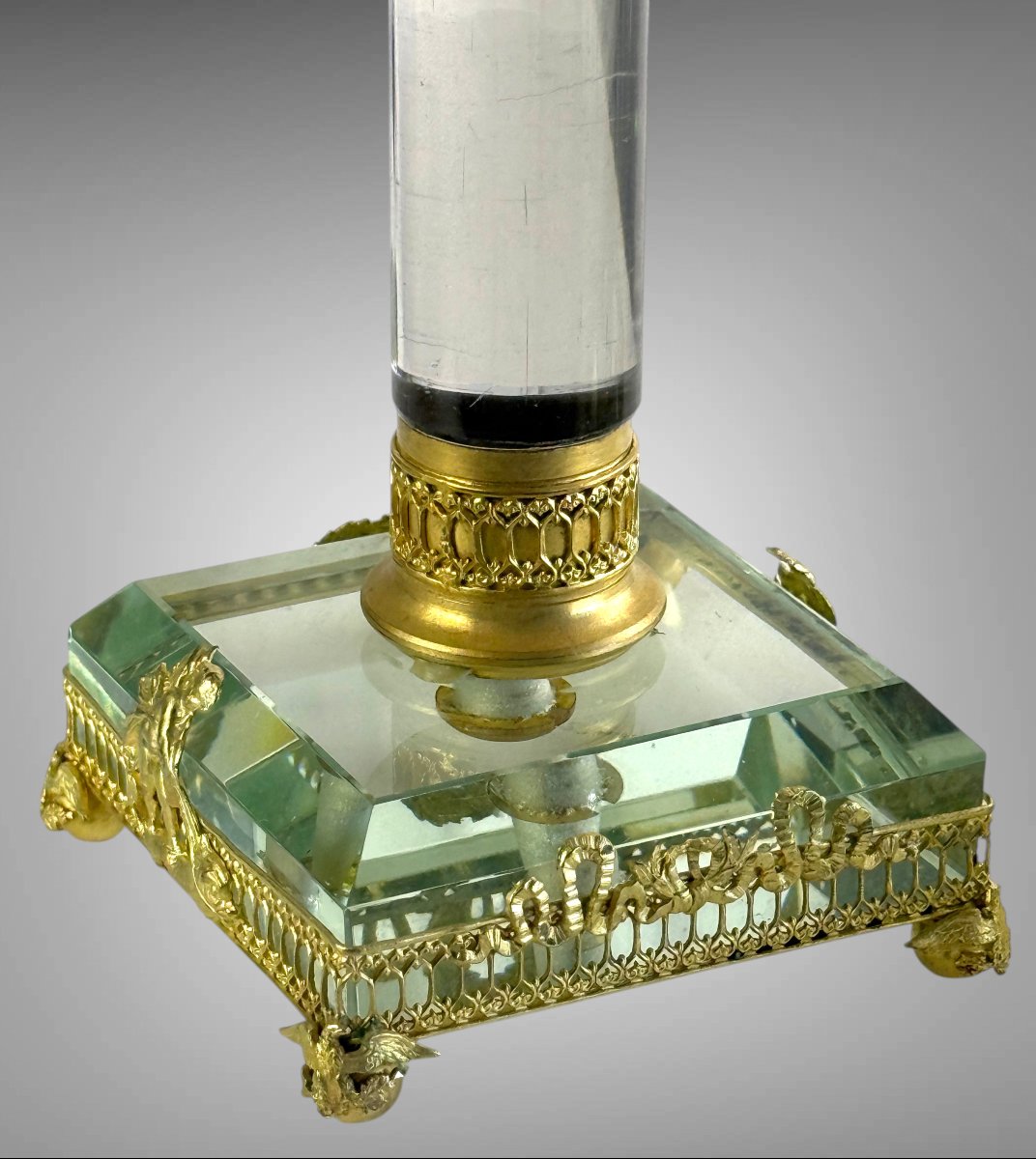 PAIRE DE BOUGEOIRS DE STYLE EMPIRE EN CRISTAL ET BRONZE DORÉ DU XIXeme SIECLE-photo-8