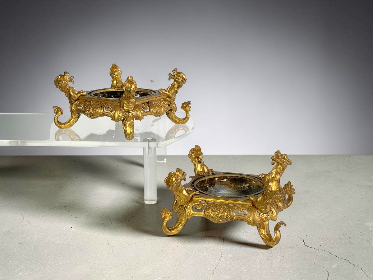 PAIRE DE SOCLES POUR VASES EN BRONZE DORÉ A DÉCOR DE DRAGON STYLE CHINOIS XIXe-photo-2