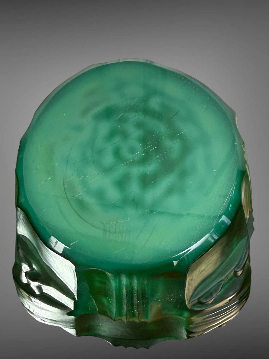 VASE ART DECO EN VERRE VERT EMERAUDE SIGNÉ DESNA DECOR DE FIGURES FEMININES-photo-1