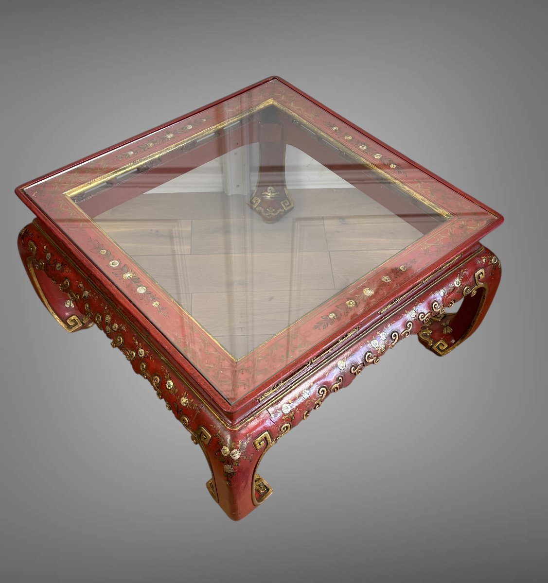 TABLE BASSE CHINOISE EN BOIS LAQUÉ ROUGE ET DORÉ DEBUT XXeme AVEC DESSUS VERRE-photo-6