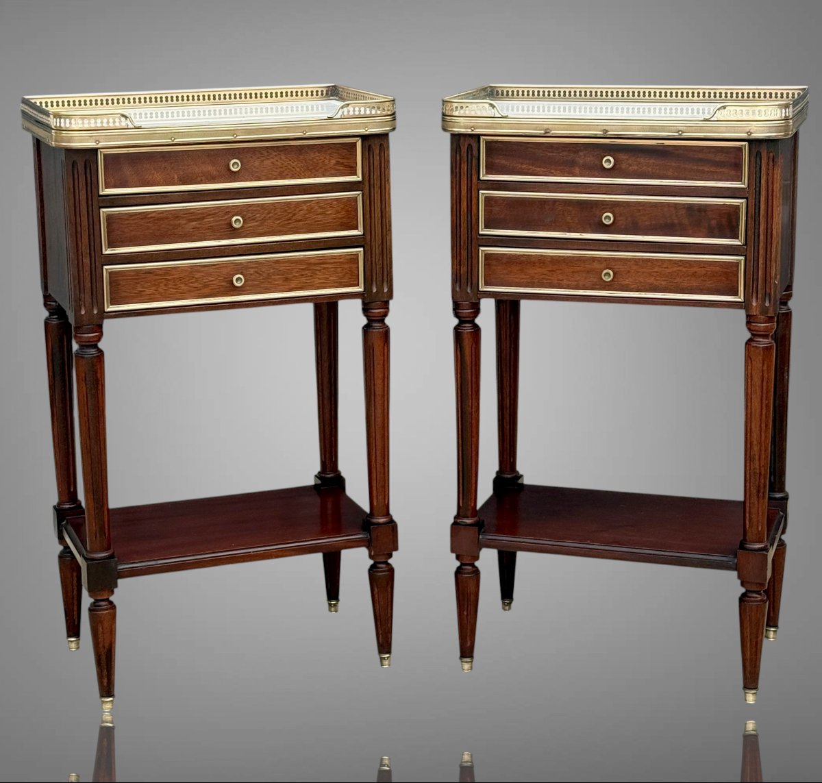 Pair Of Mahogany Nightstands With Brass Details In The Louis XVI Style, With Marble Tops-photo-4