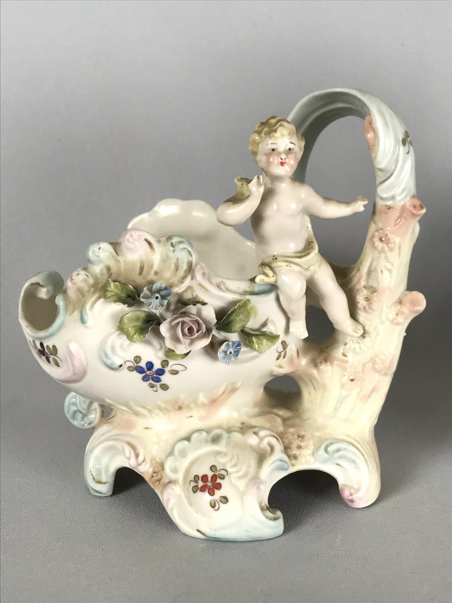 Paire De Vide Poches  A Decor De Putti Du XIXe En Porcelaine -photo-3