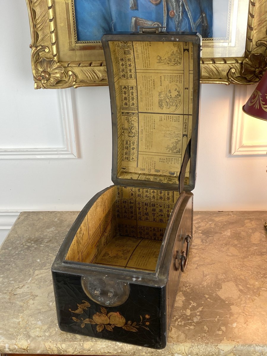 Old Boiled Cardboard Box Covered With Painted Leather With Bird Decor-photo-2