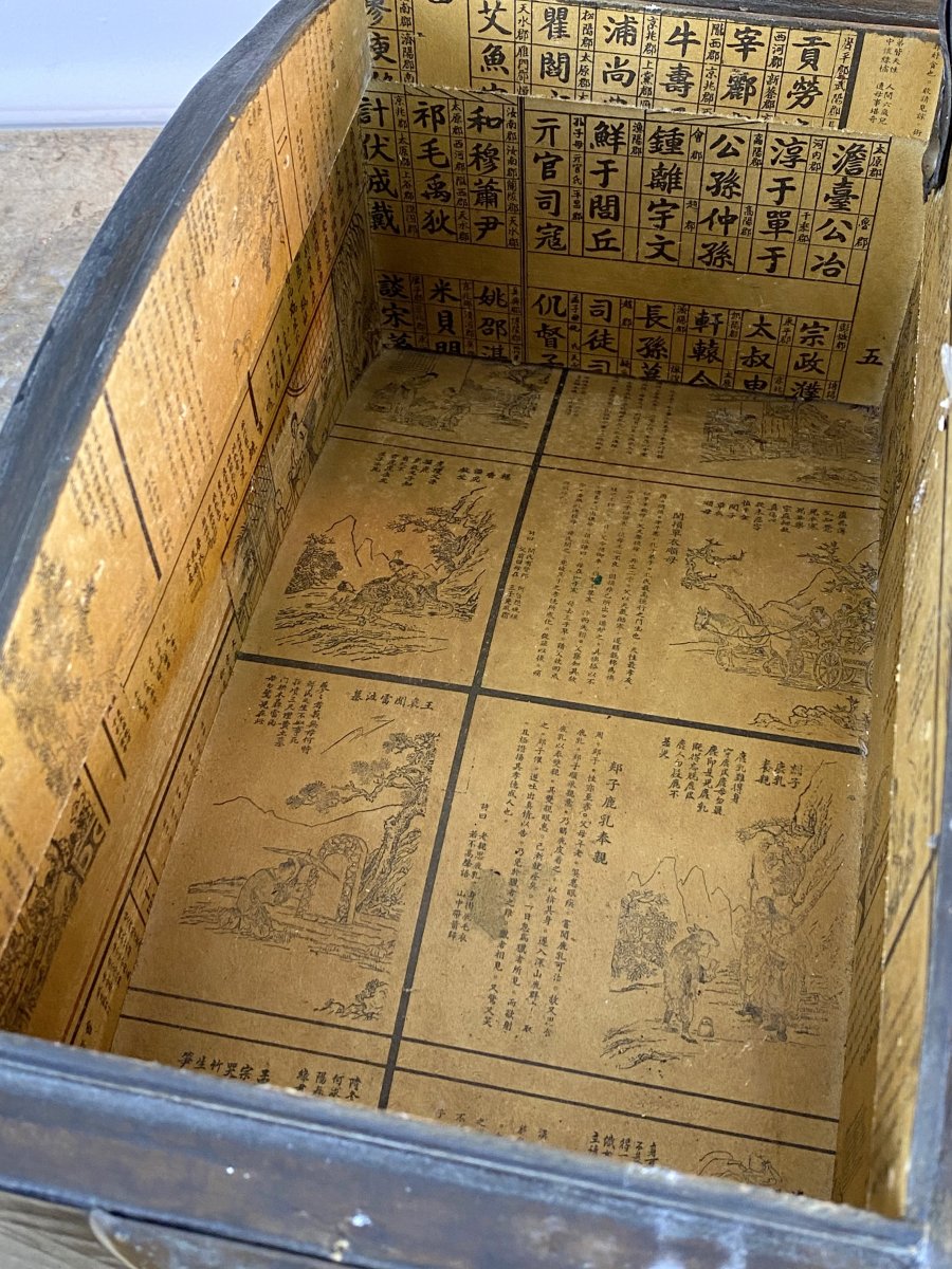 Old Boiled Cardboard Box Covered With Painted Leather With Bird Decor-photo-3