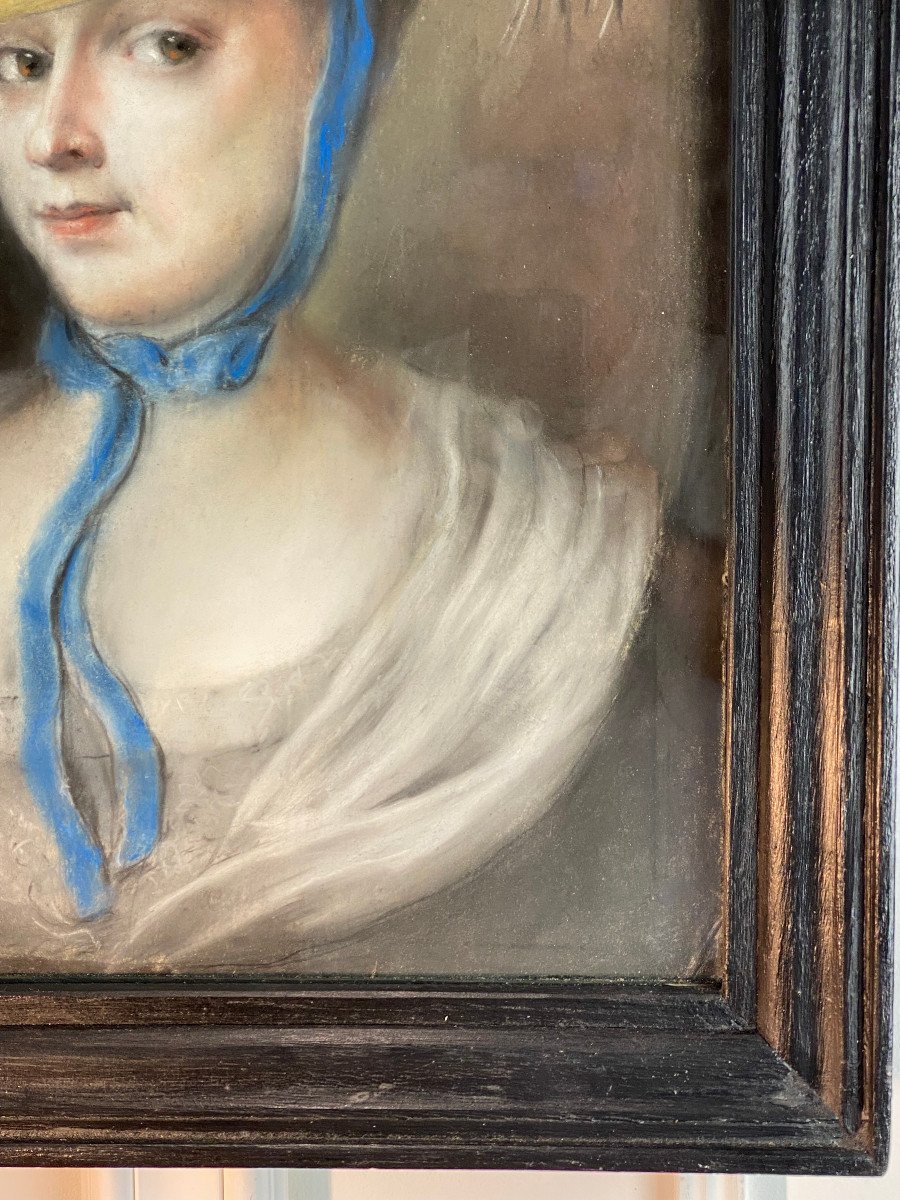 XVIIIth Oval Pastel Under Glass Framed In A 19th "portrait Of A Woman" Frame-photo-7