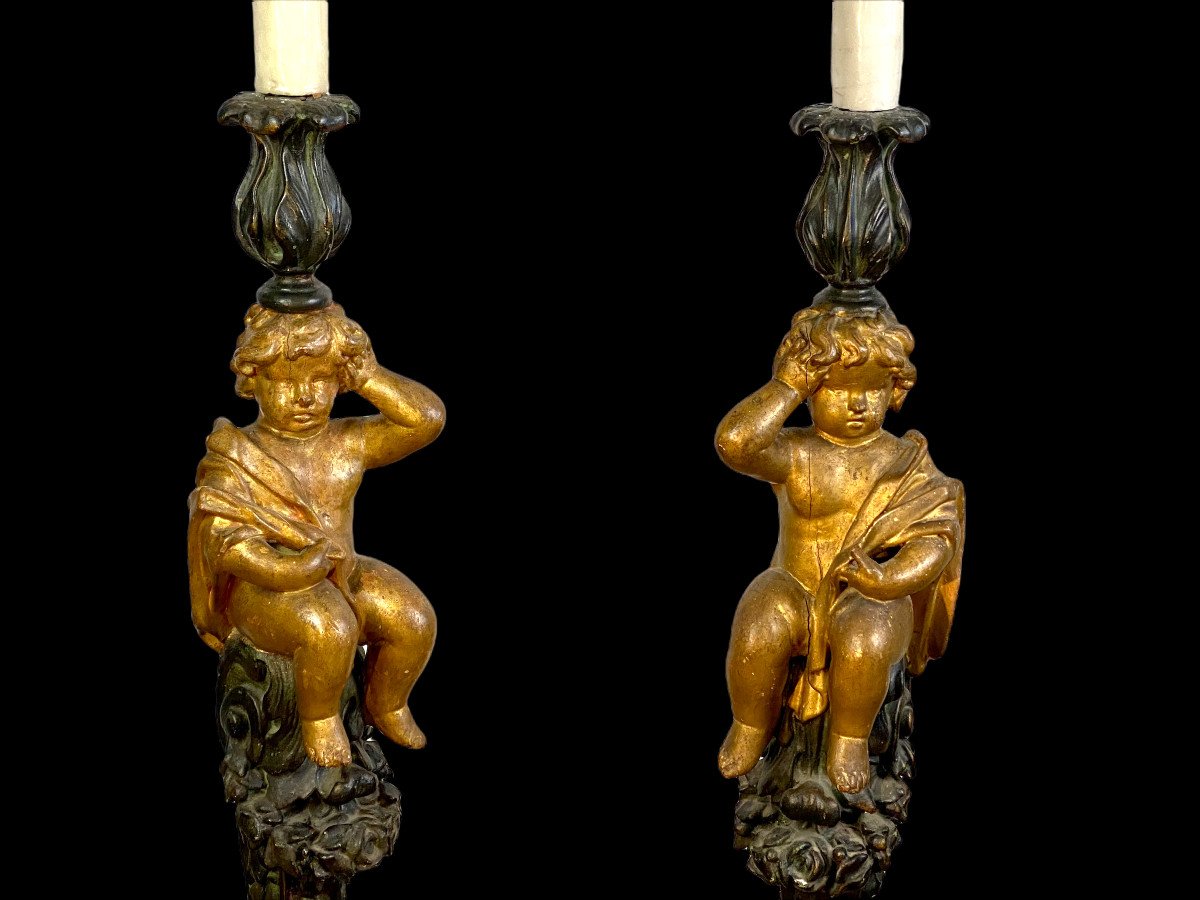 Paire De Candelabres XVIIIe En Bois PatinÉ / DorÉ Et SculptÉ A Decor De Putti -photo-3