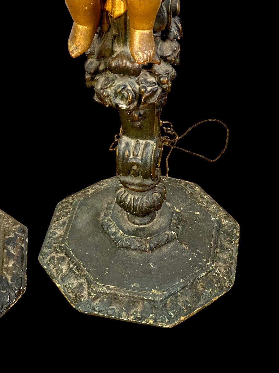 Pair Of 18th Century Candelabra In Patinated / Gilded And Carved Wood Decorated By Putti-photo-3
