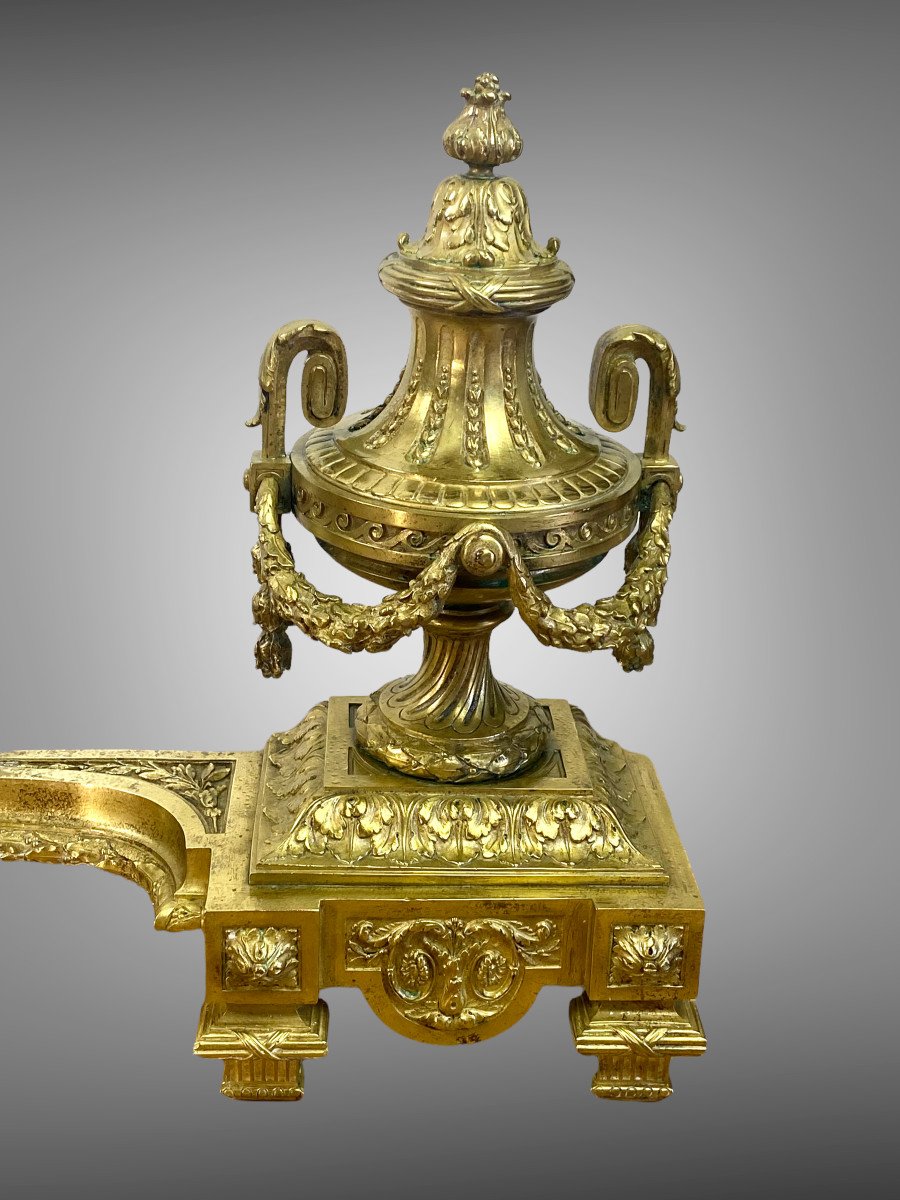 Paire De Chenets Anciens De Style Louis XVI En Bronze Doré A Decor De Vases-photo-1