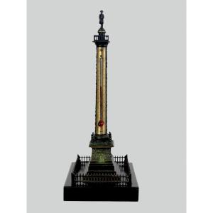 THERMOMÈTRE XIXe EN BRONZE REPRÉSENTANT LA COLONNE VENDÔME SURMONTÉE DE NAPOLÉON