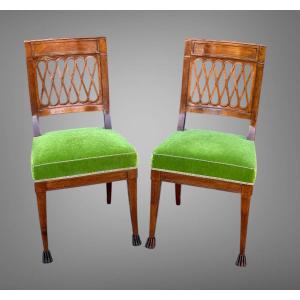 PAIRE DE CHAISES EN ACAJOU DE STYLE EMPIRE AVEC DOSSIERS AJOURÉS BIEN TAPISSÉS