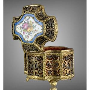 COFFRET NAPOLÉON III EN BRONZE DORÉ / ARGENTÉ AJOURÉ AVEC PLAQUE EN SÈVRES