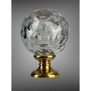 BOULE D ESCALIER / OU DE RAMPE EN CRISTAL SUR SOCLE EN LAITON