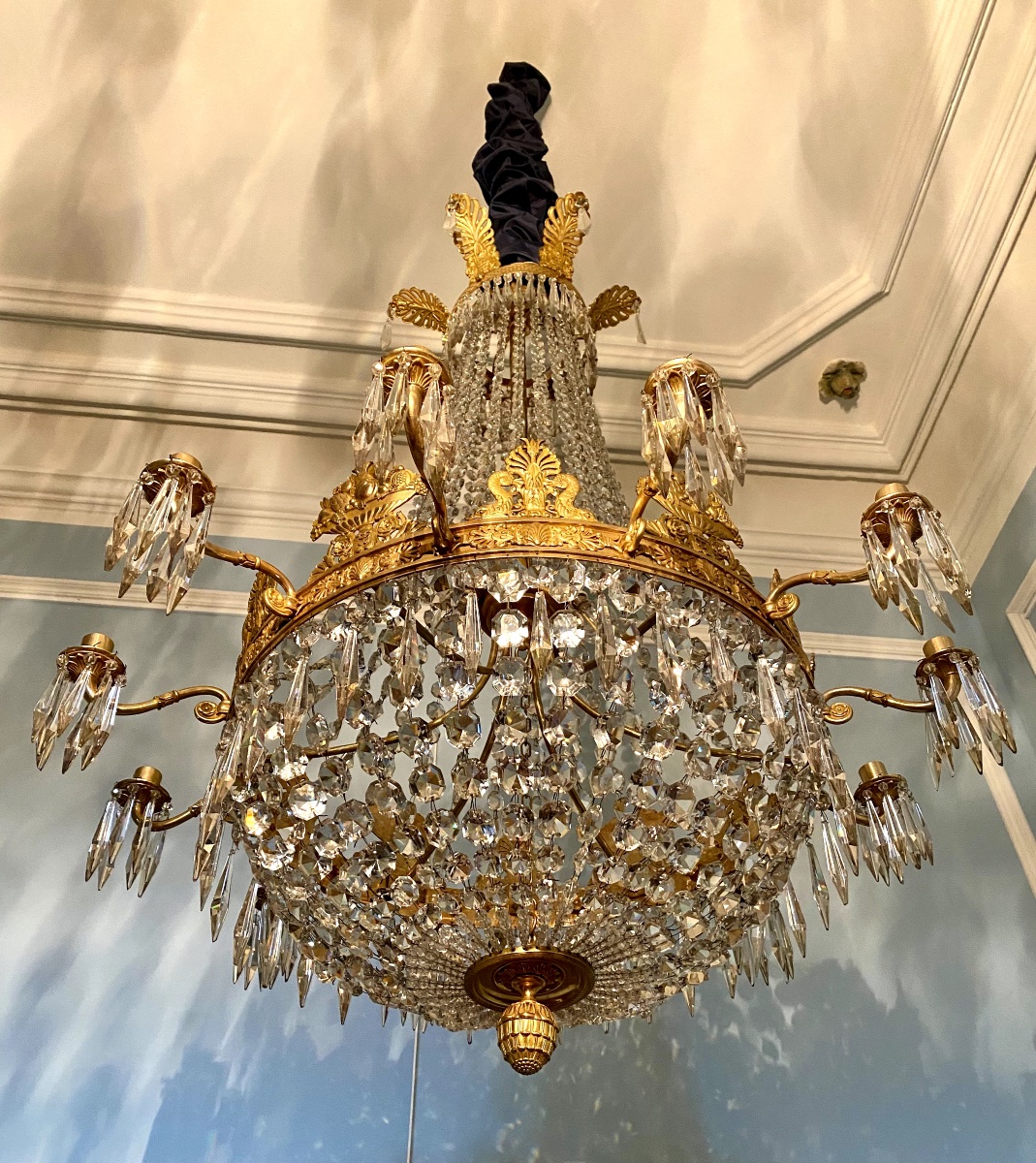 A Late Empire Chandelier With Twelve Lights In Gilt Bronze And Cut Crystal-photo-2