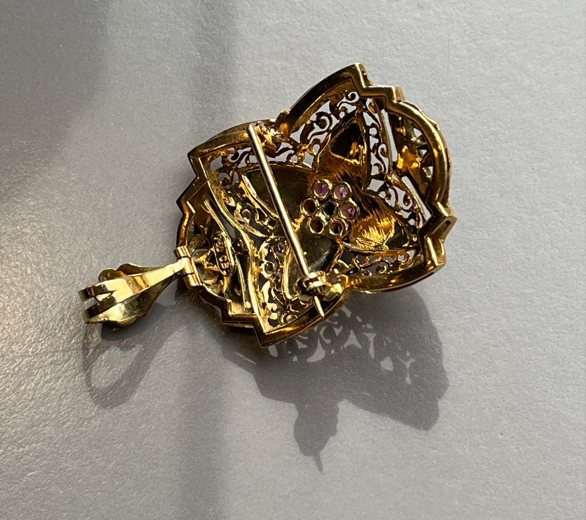 Broche formant pendentif en or émaillé. XIXè-photo-2