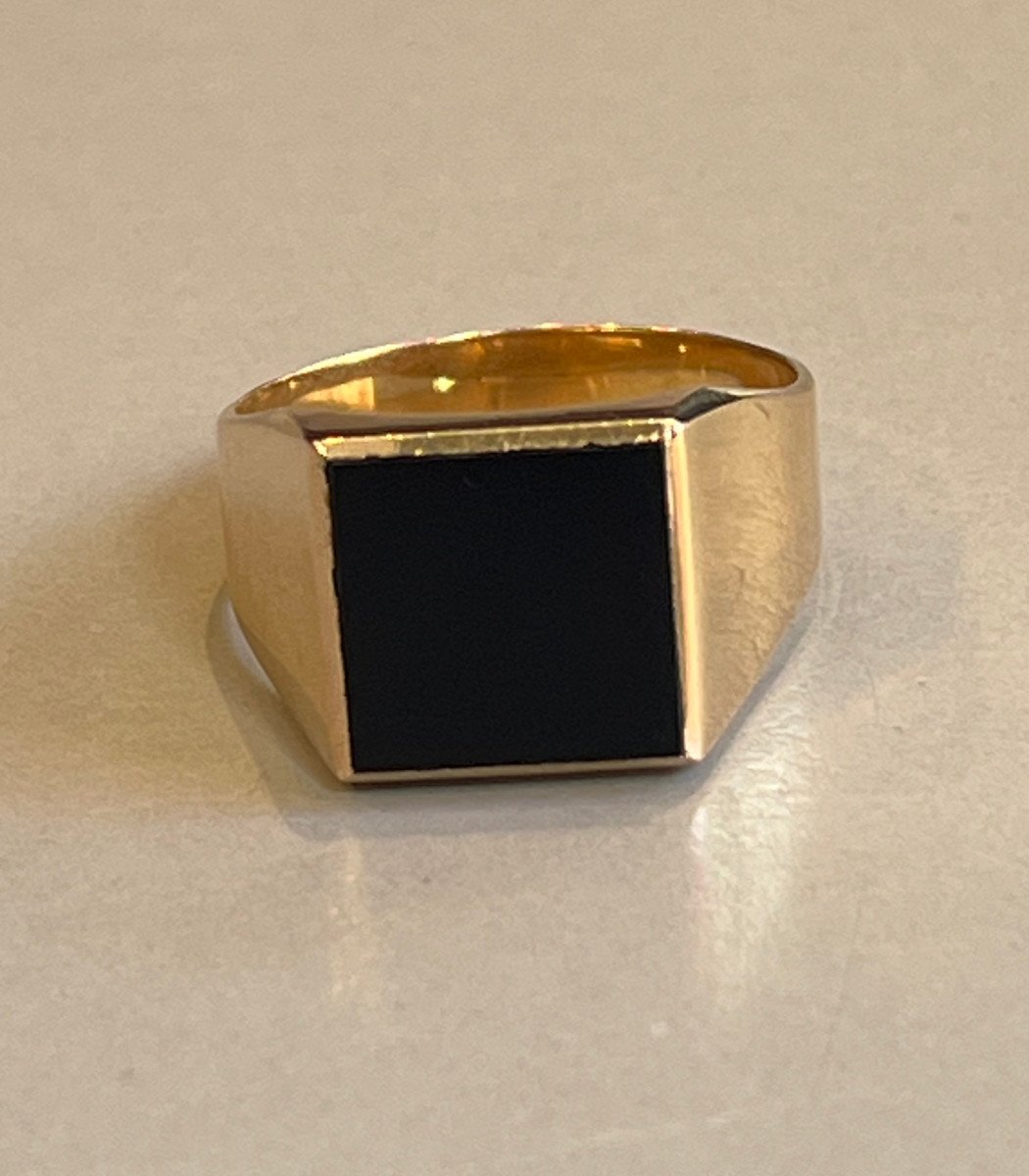 Bague -Chevalière or et onyx. XXè