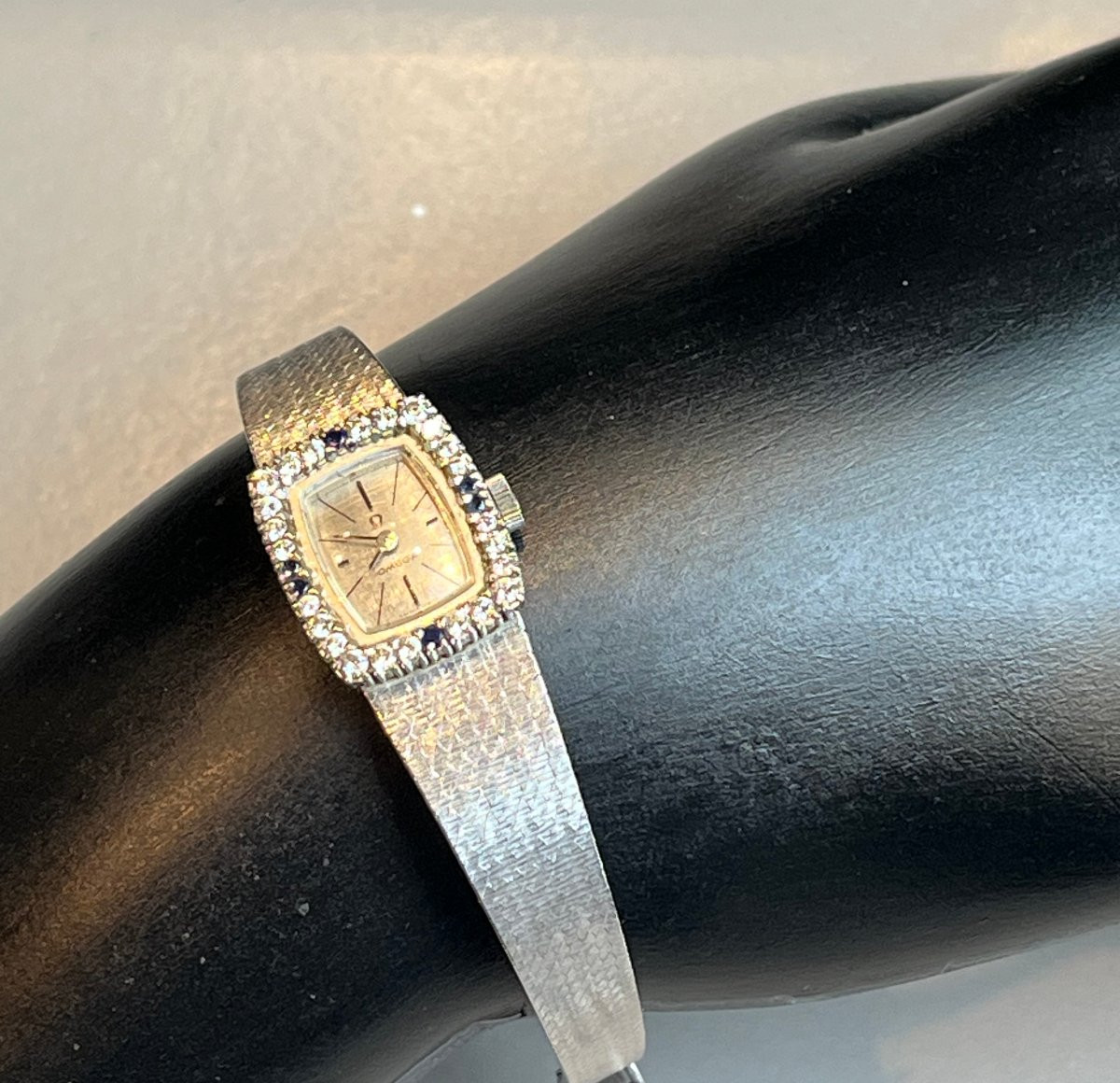 MONTRE BRACELET OR POUR DAME " OMEGA ".-photo-1