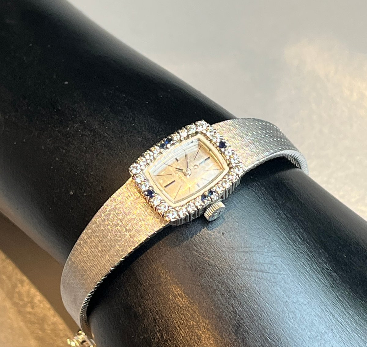 MONTRE BRACELET OR POUR DAME " OMEGA ".-photo-2