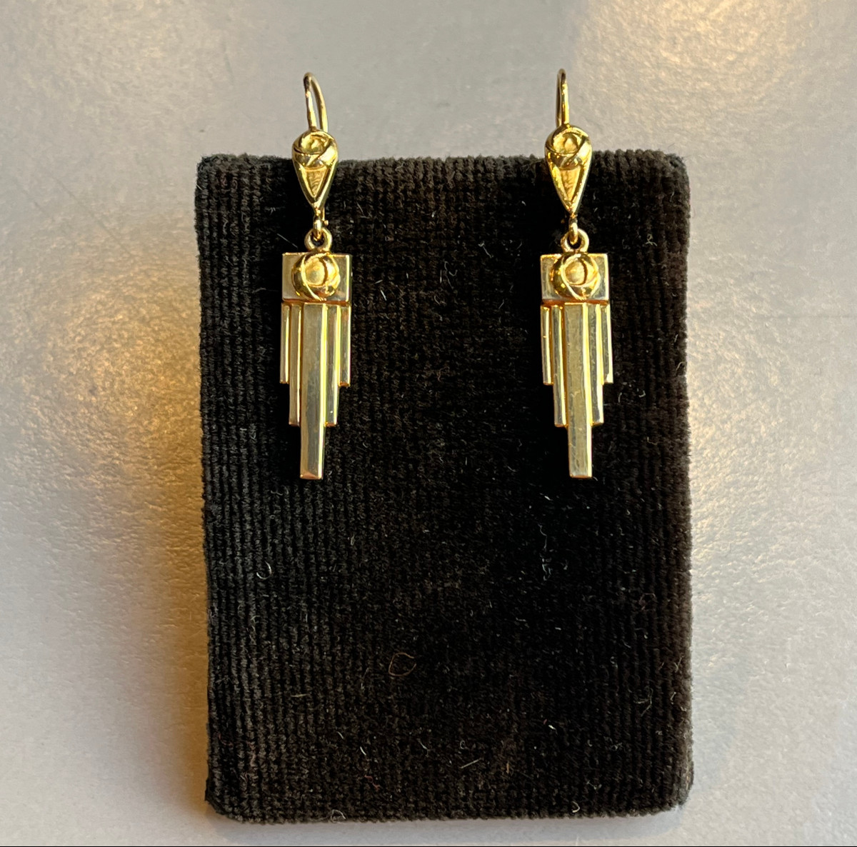 Pendants d'oreille or époque Art Déco.