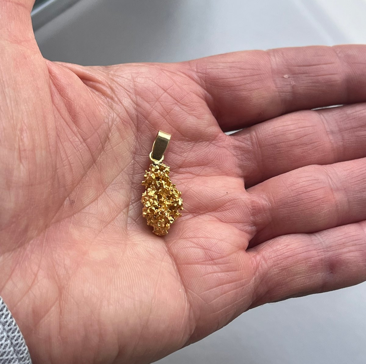 Pendentif pépite en or 18 carats.-photo-2