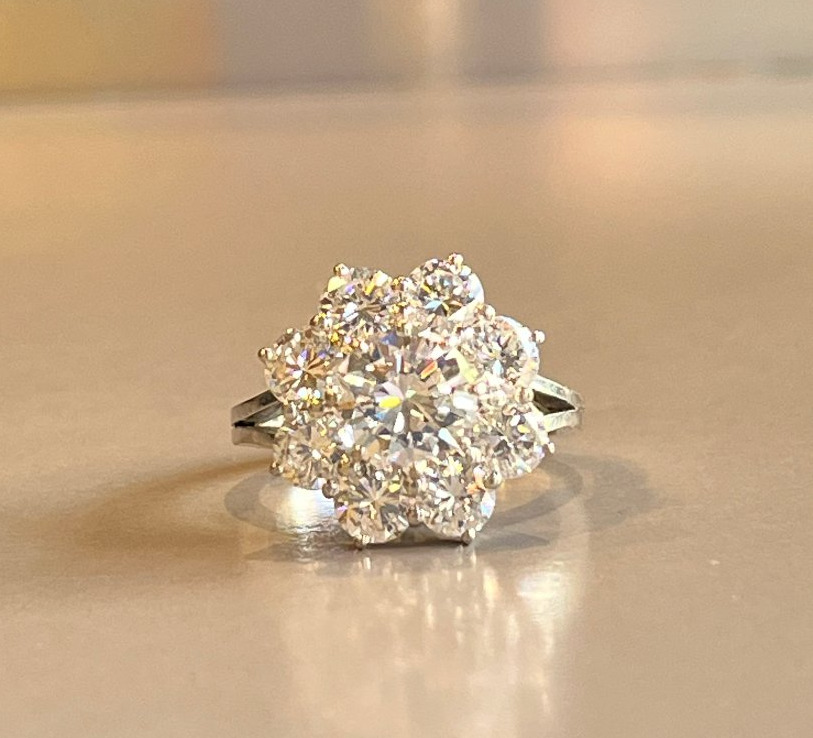 Bague marguerite en diamants- 4,20 carats. XXè 