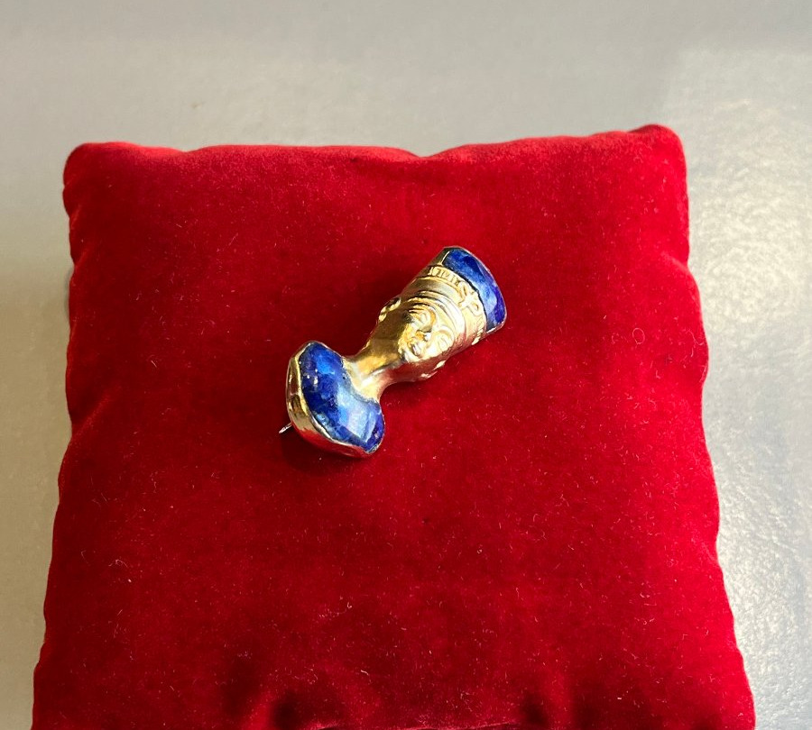 Broche en or et lapis lazuli, " Nefertiti "-photo-5