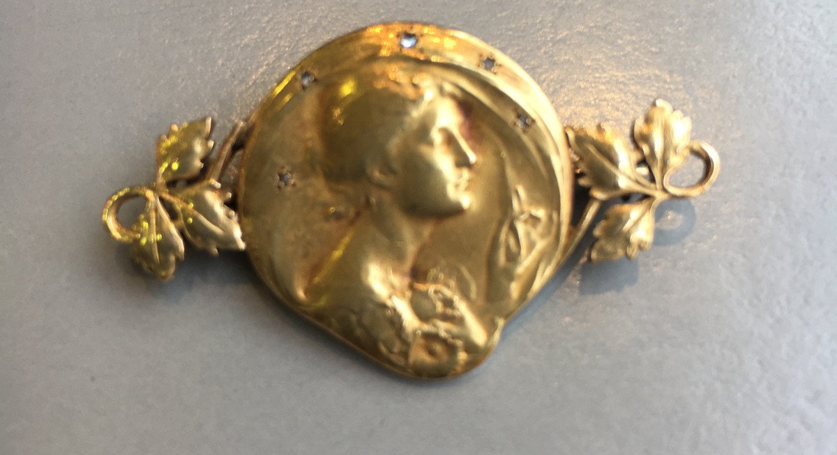 Art Nouveau Brooch In Gold, -photo-1