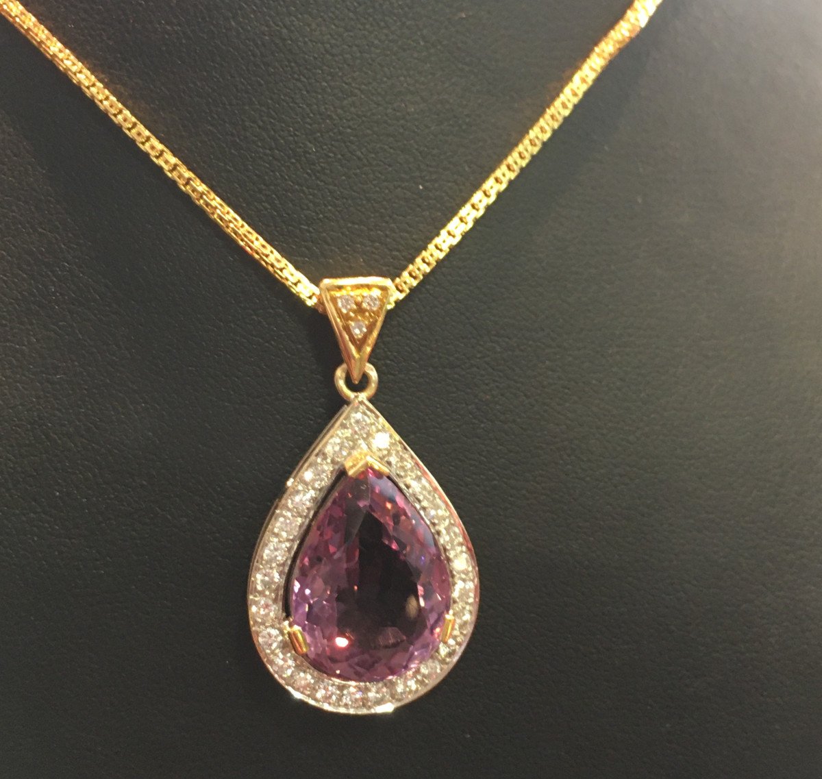 Gold Pendant, Amethyst And Diamonds. XXth-photo-1