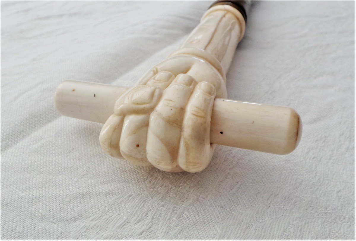 Cane With Pommeau - Firm Hand Holding A Roll - XIX°