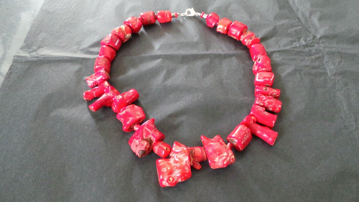 COLLIER DE CORAIL ET 2 PERLES D'ARGENT -