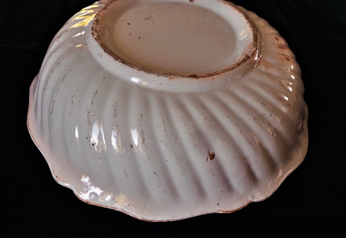 18th Century - Shaped Piece - Round Dish In “la Rochelle” Earthenware-photo-3