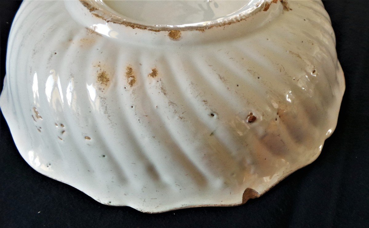 18th Century - Shaped Piece - Round Dish In “la Rochelle” Earthenware-photo-4