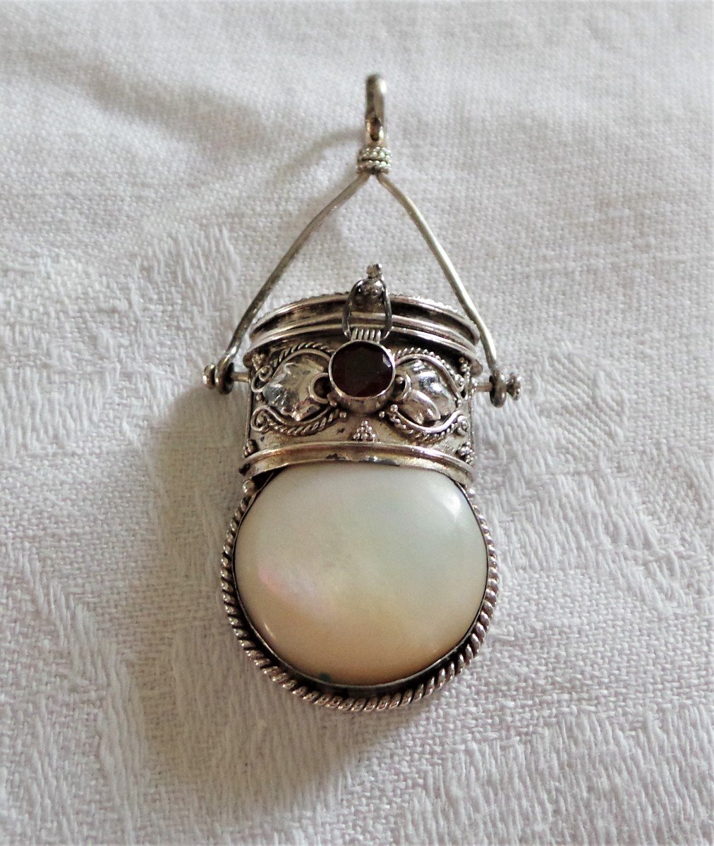 System Pendant In 925 Silver And Mother-of-pearl--asia - Year 60 - XX°