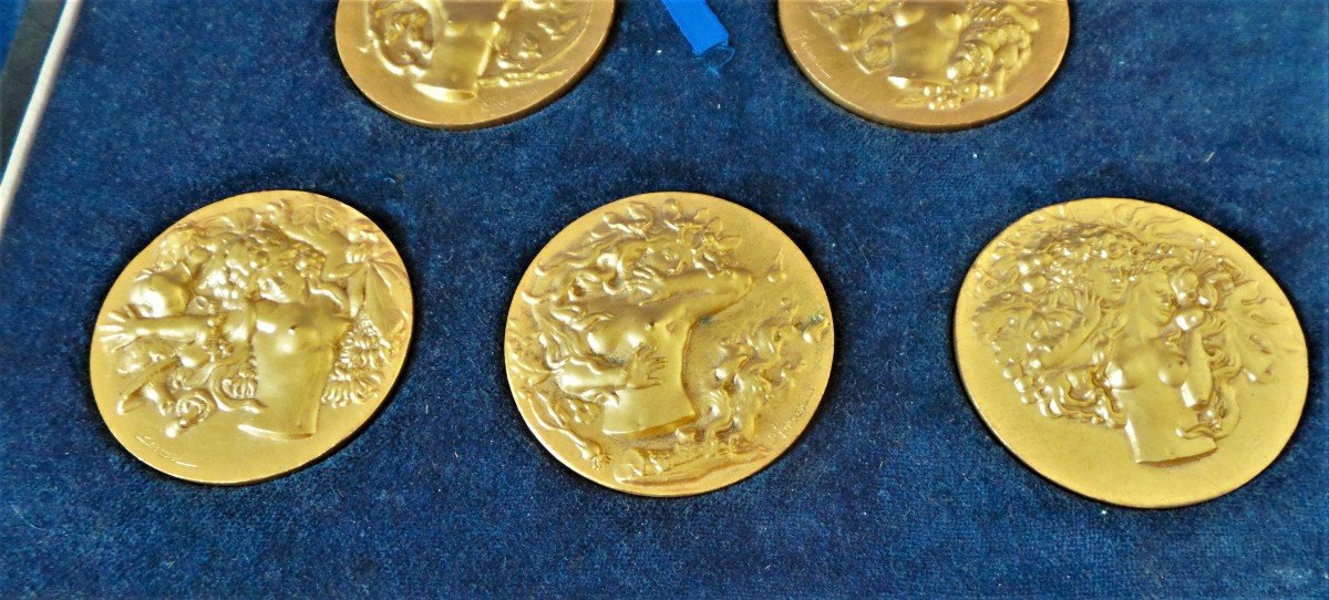 Bronze Medal Box By “rino Ferrari” - 20th Century-photo-2
